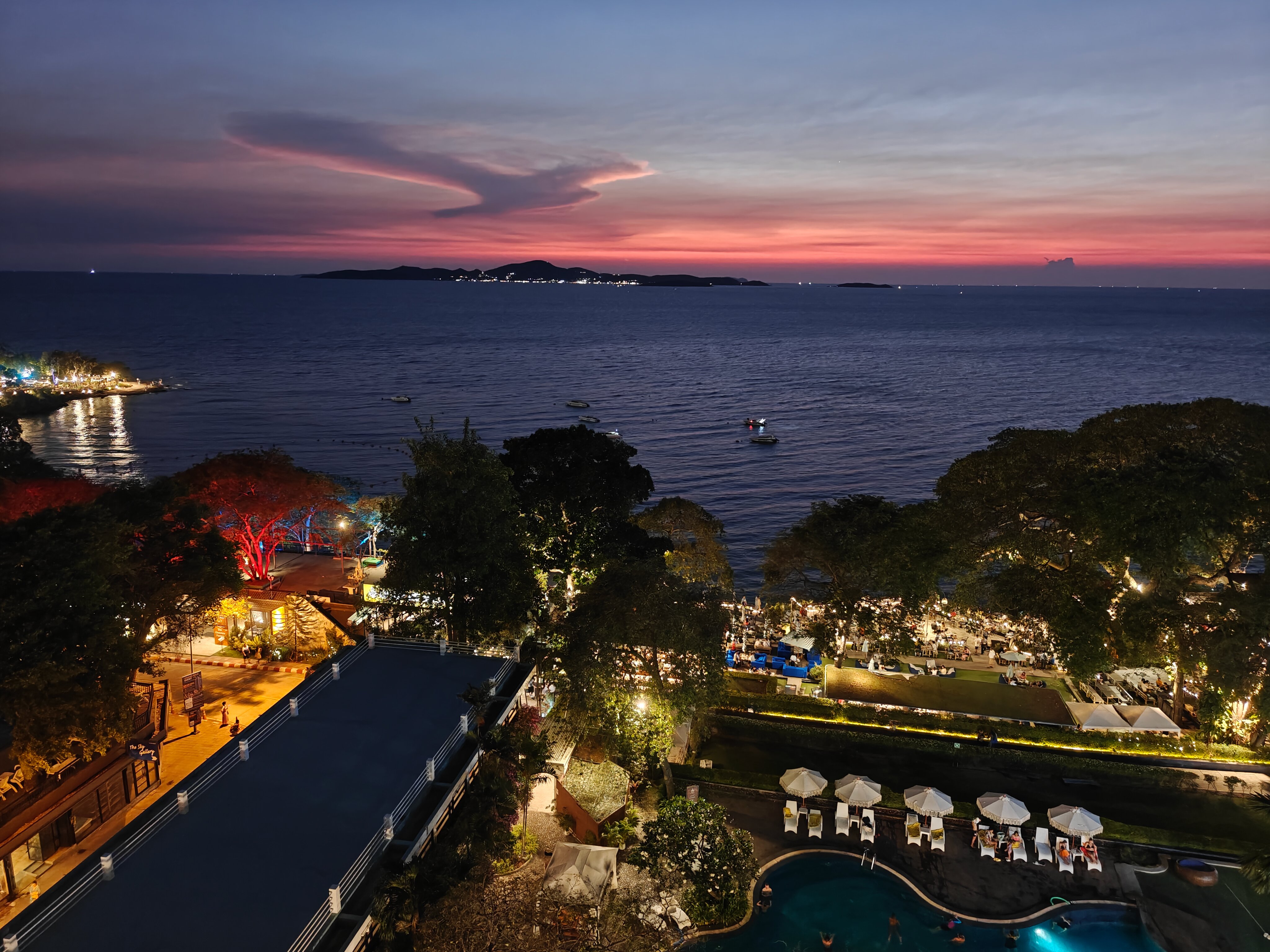 Фото Cosy Beach Hotel