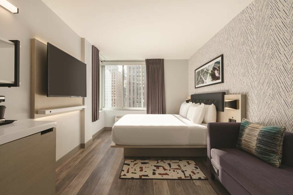 Фото DoubleTree by Hilton New York Midtown Fifth Ave