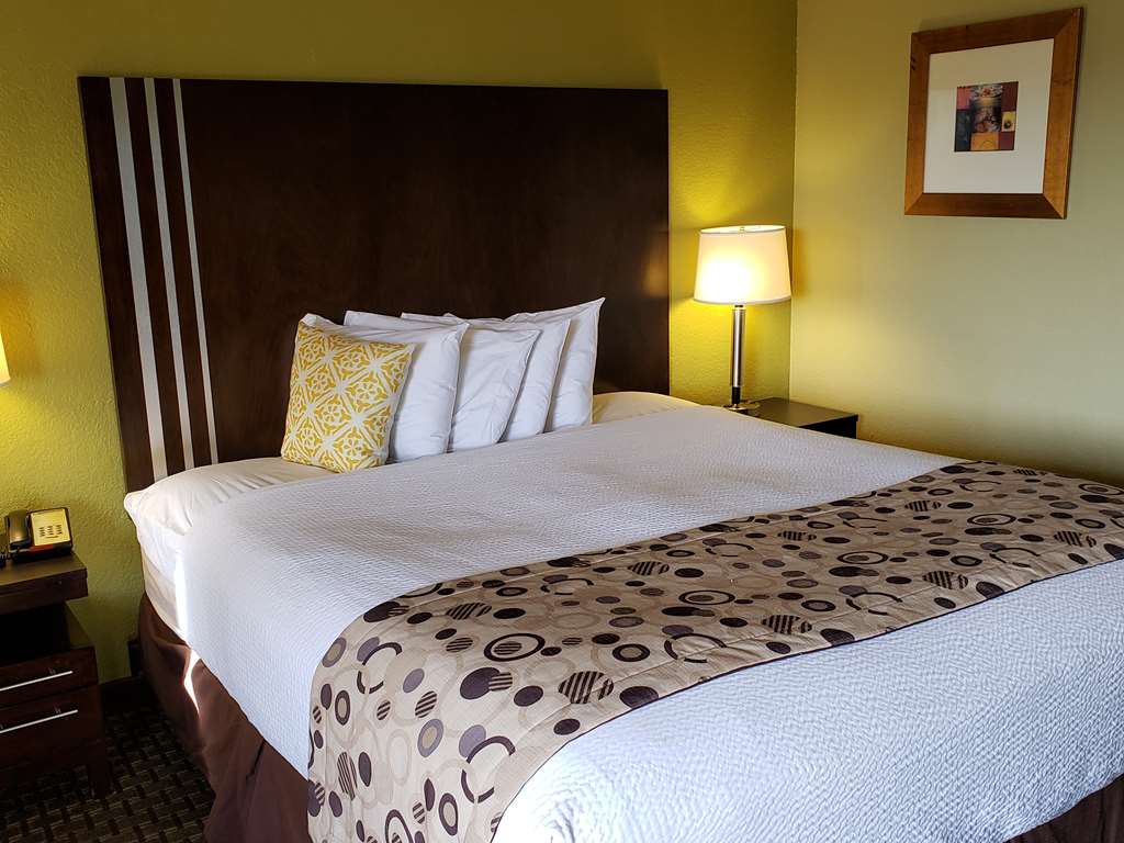 Фото SureStay Hotel by Best Western Vallejo Napa Valley