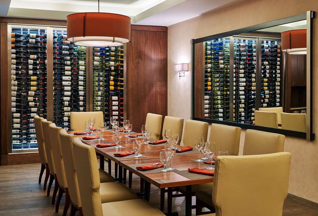 Фото DoubleTree by Hilton San Antonio Airport