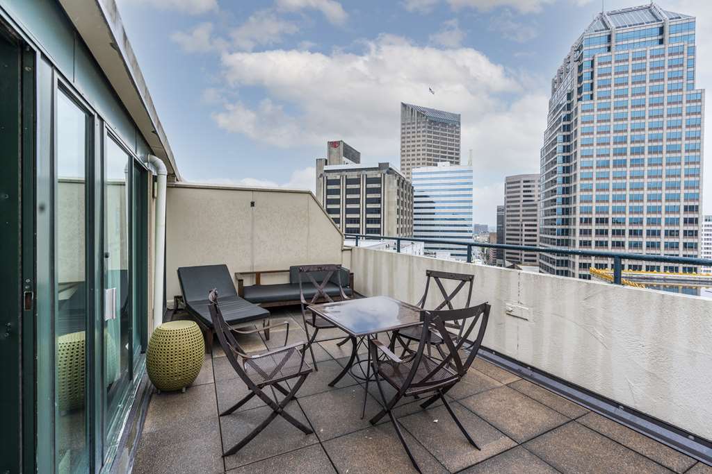 Фото Embassy Suites Indianapolis Downtown