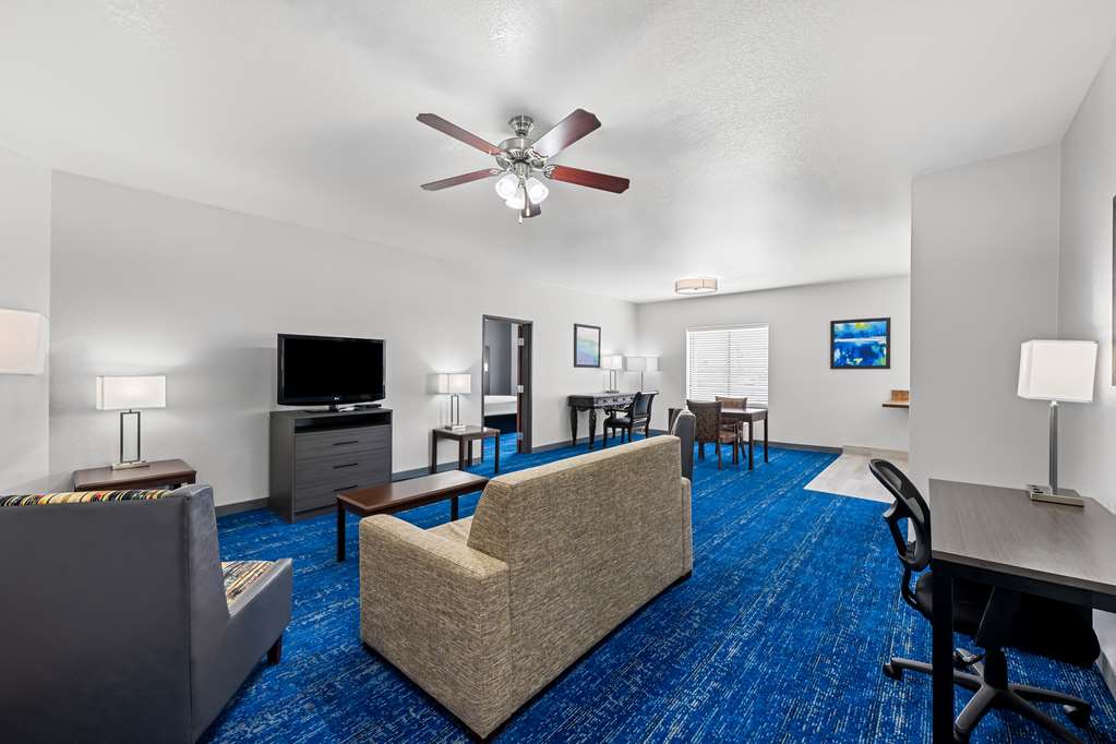 Фото Best Western Palace Inn & Suites