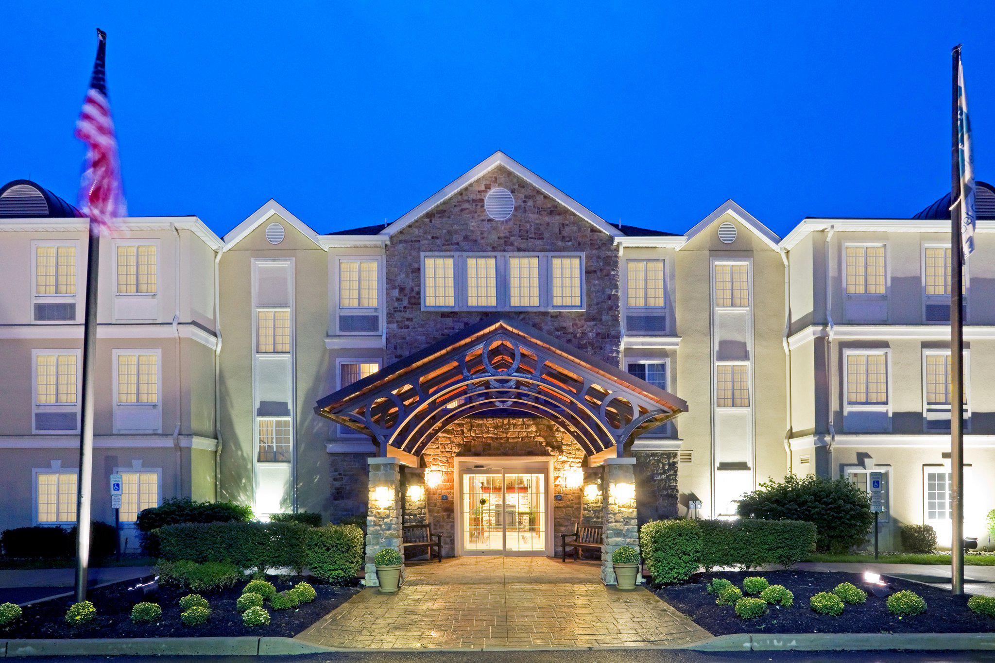 Фото Staybridge Suites Cranbury, an Ihg Hotel