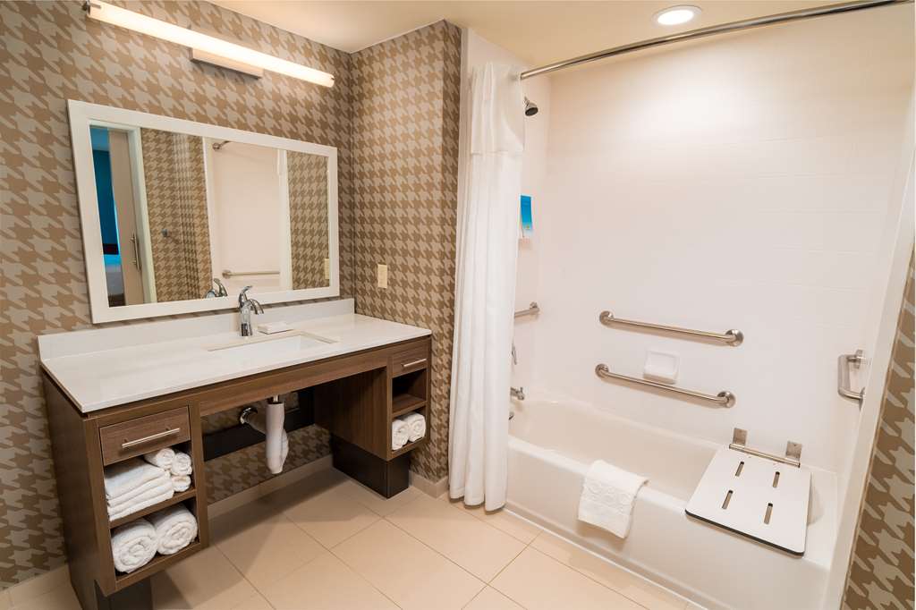 Фото Home2 Suites by Hilton Bakersfield