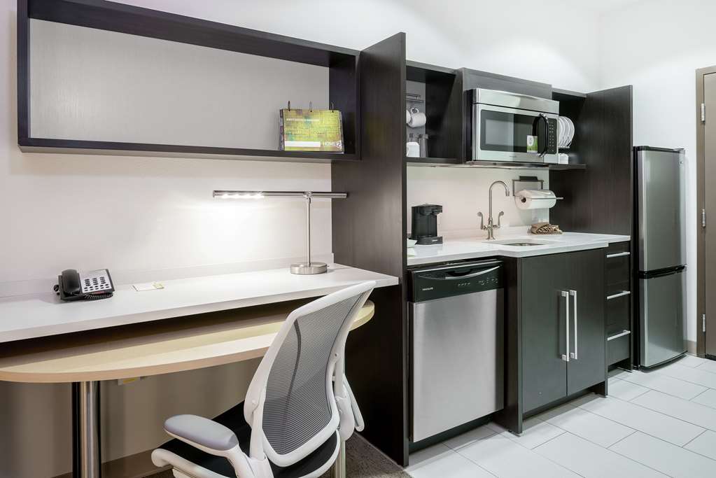 Фото Home2 Suites by Hilton Austin Airport