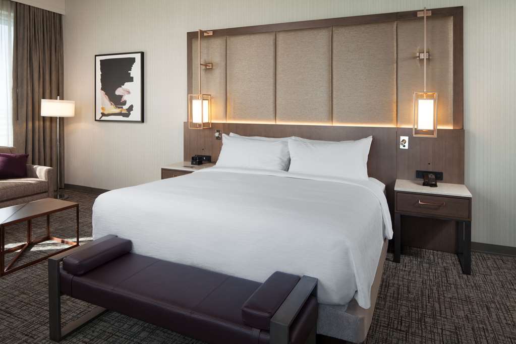 Фото H Hotel Los Angeles, Curio Collection by Hilton
