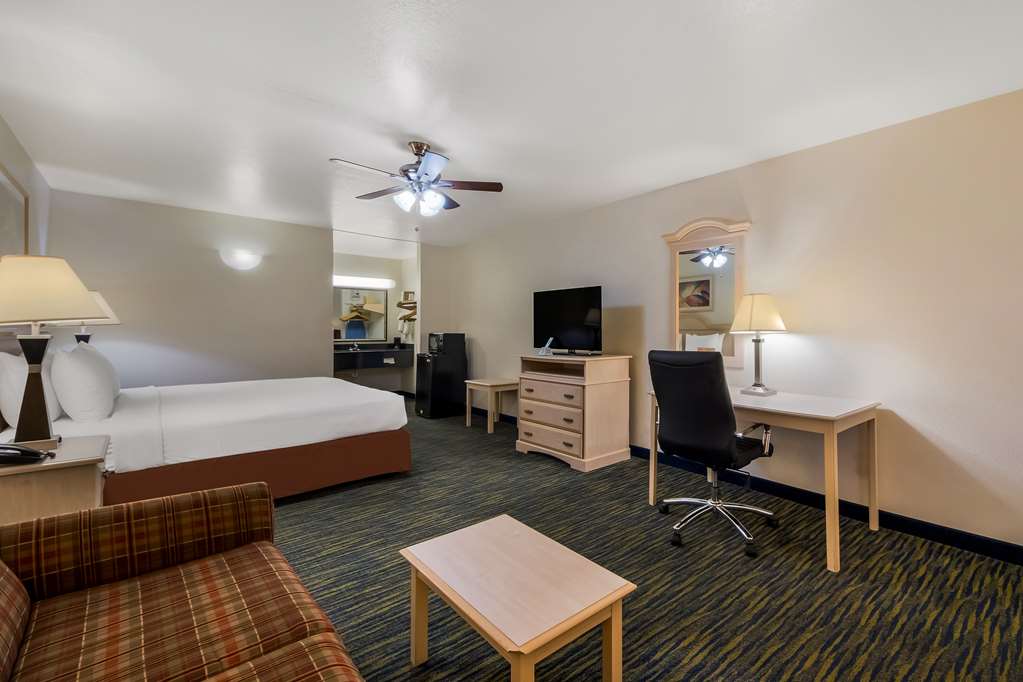 Фото SureStay Hotel by Best Western Falfurrias