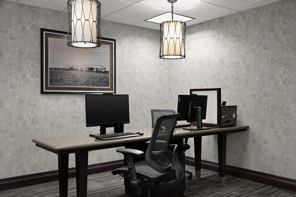 Фото Homewood Suites by Hilton Bakersfield