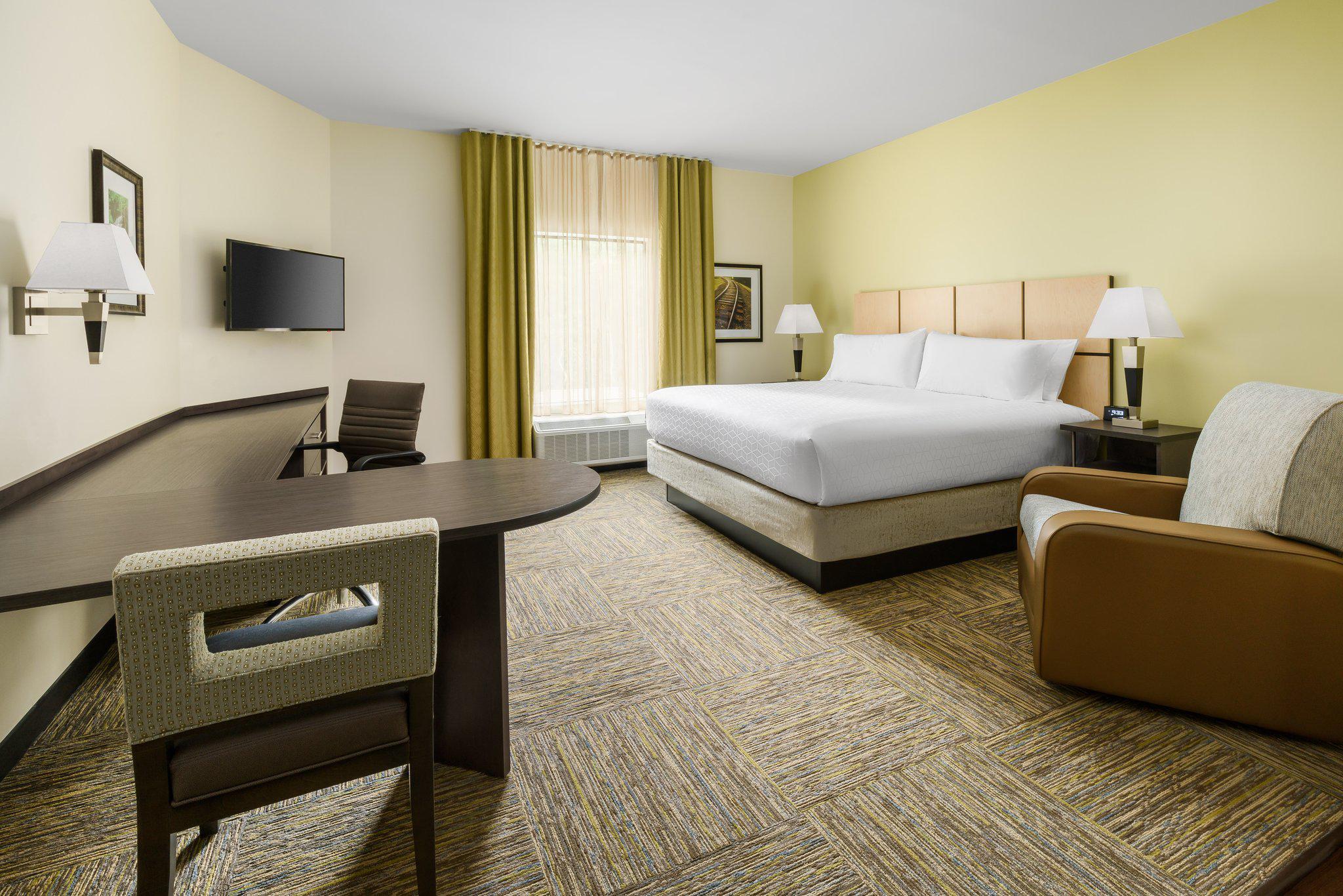 Фото Candlewood Suites Orlando - Lake Buena Vista, an Ihg Hotel