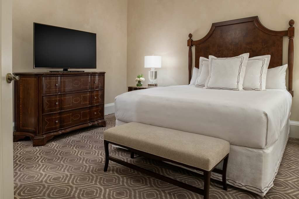 Фото The Roosevelt New Orleans, A Waldorf Astoria Hotel