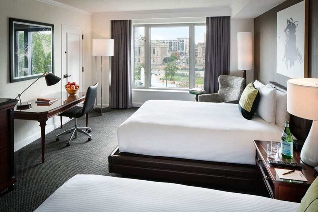 Фото The Logan Philadelphia, Curio Collection by Hilton