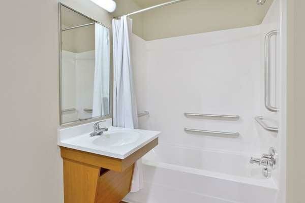 Фото WoodSpring Suites Midland