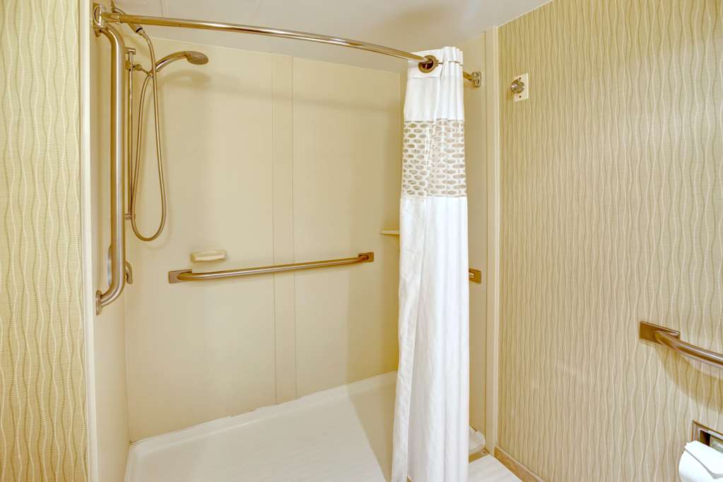 Фото Hampton Inn College Station