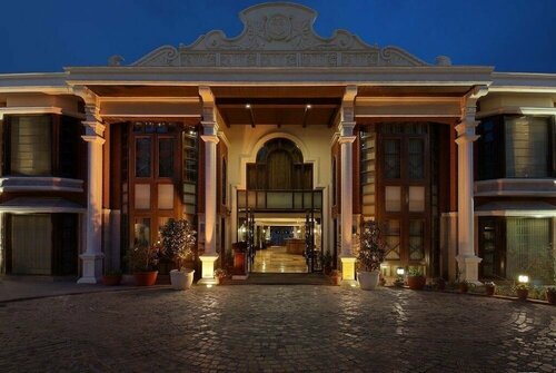 Гостиница Ramada by Wyndham Mussoorie Mall Road в Массури