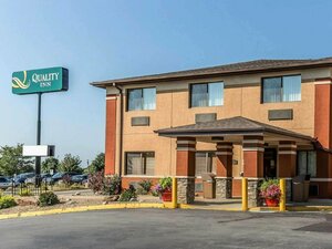 Гостиница Quality Inn at Collins Road - Cedar Rapids
