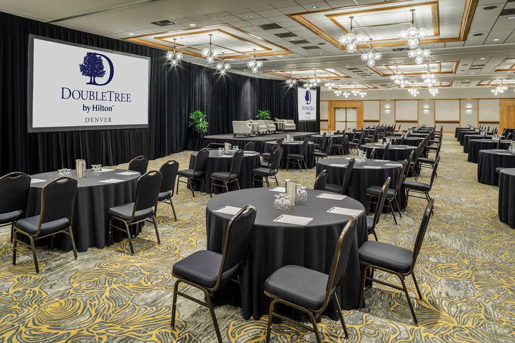 Фото DoubleTree by Hilton Hotel Denver