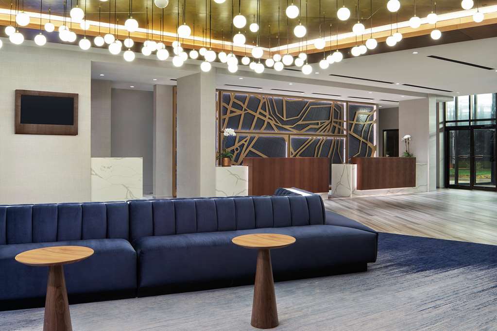 Фото DoubleTree by Hilton Hotel Newark Airport