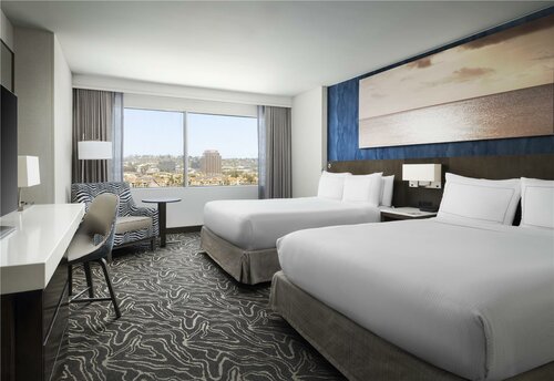 Гостиница Hilton San Diego Mission Valley в Сан-Диего