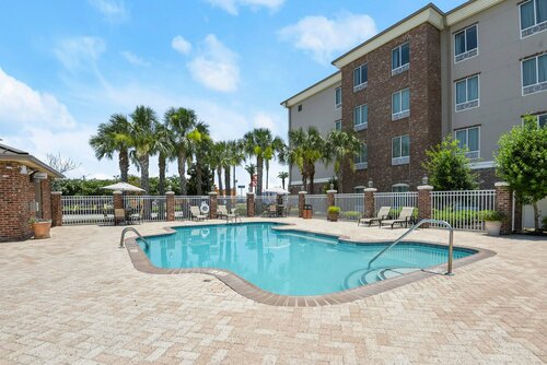 Гостиница Holiday Inn Express & Suites Gonzales, an Ihg Hotel в Гонсалесе