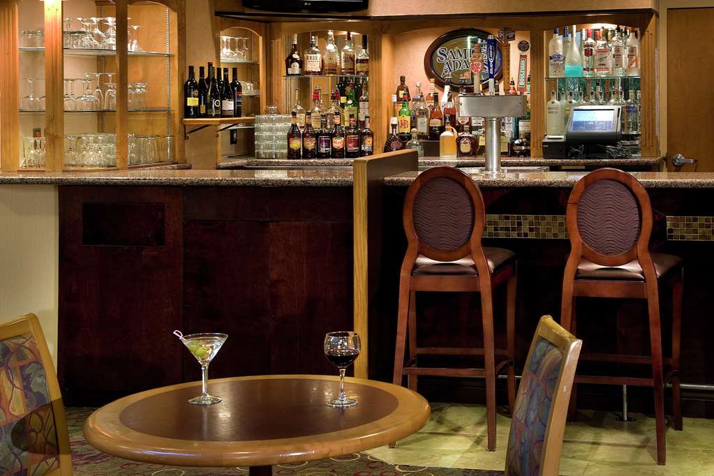 Фото Embassy Suites Hotel Kansas City - International Airport