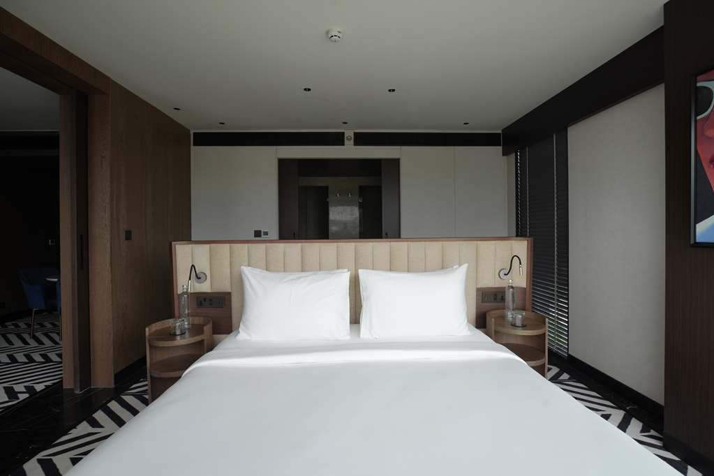 Фото Parallel Hotel