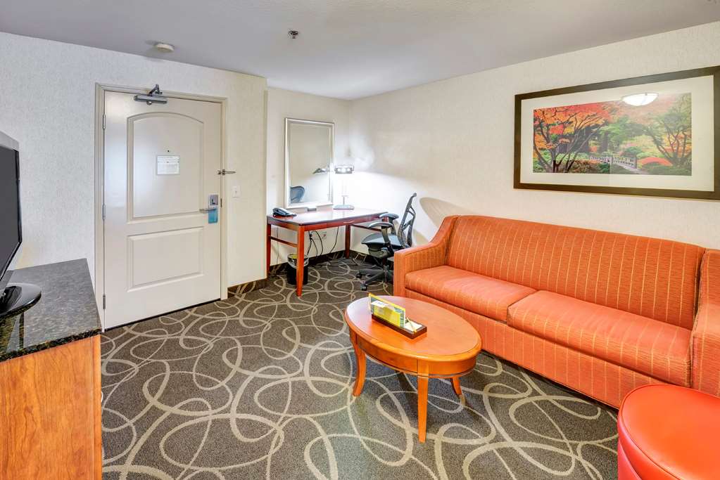 Фото Hilton Garden Inn Portland Airport