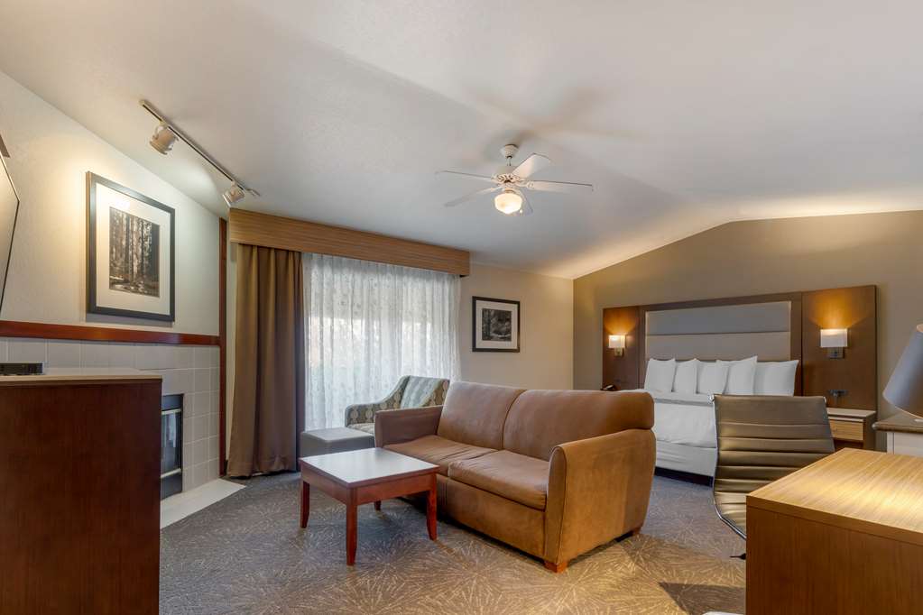 Фото Best Western Plus Forest Park Inn