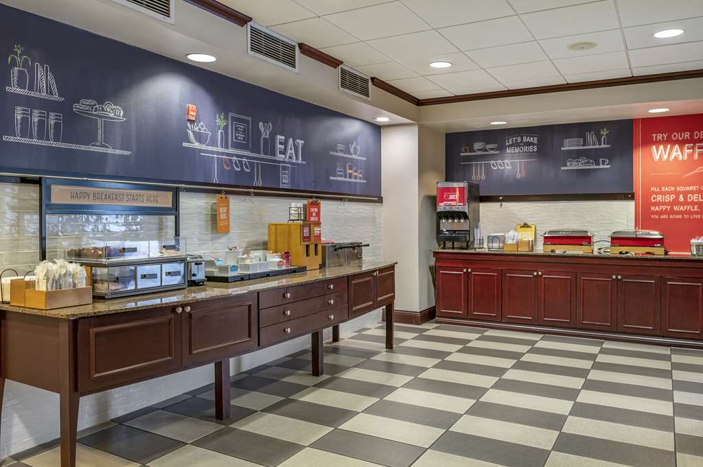 Фото Hampton Inn Greenfield