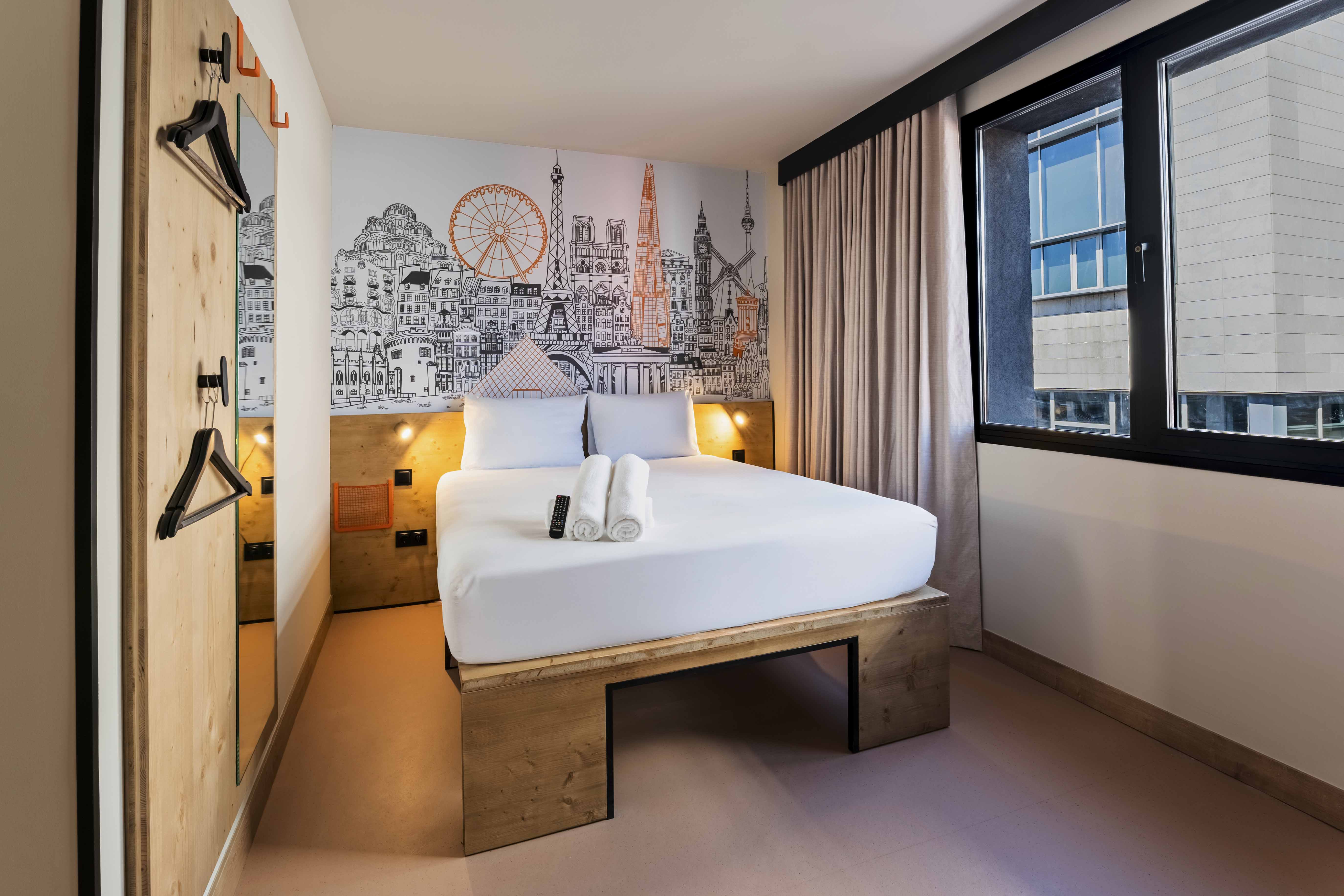 Фото EasyHotel Valencia Ciutat Vella