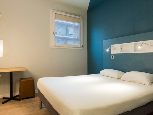 Гостиница Hôtel Mister Bed Bourgoin-Jallieu в Бургуан-Жалльё