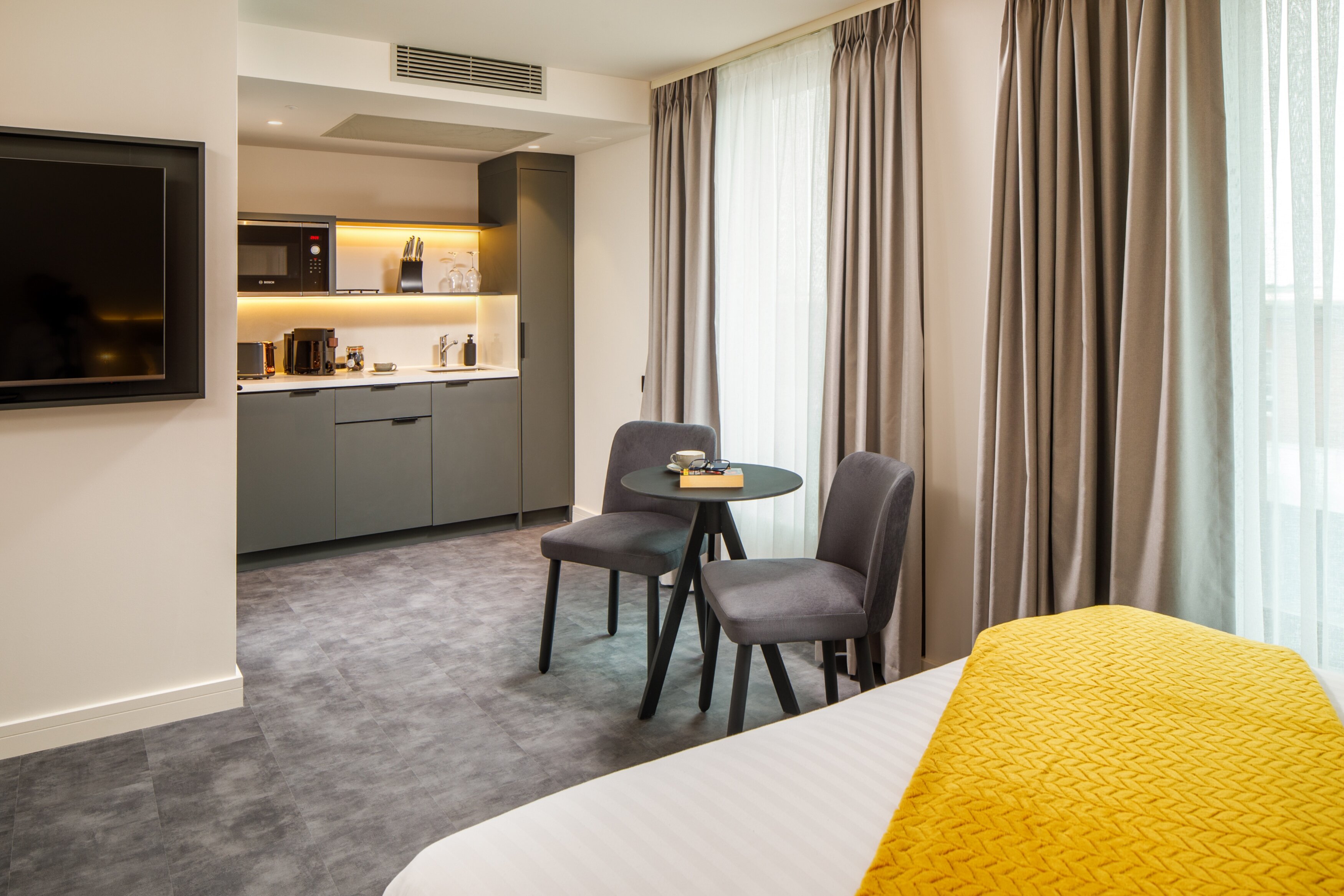 Фото Southgate Hotel London