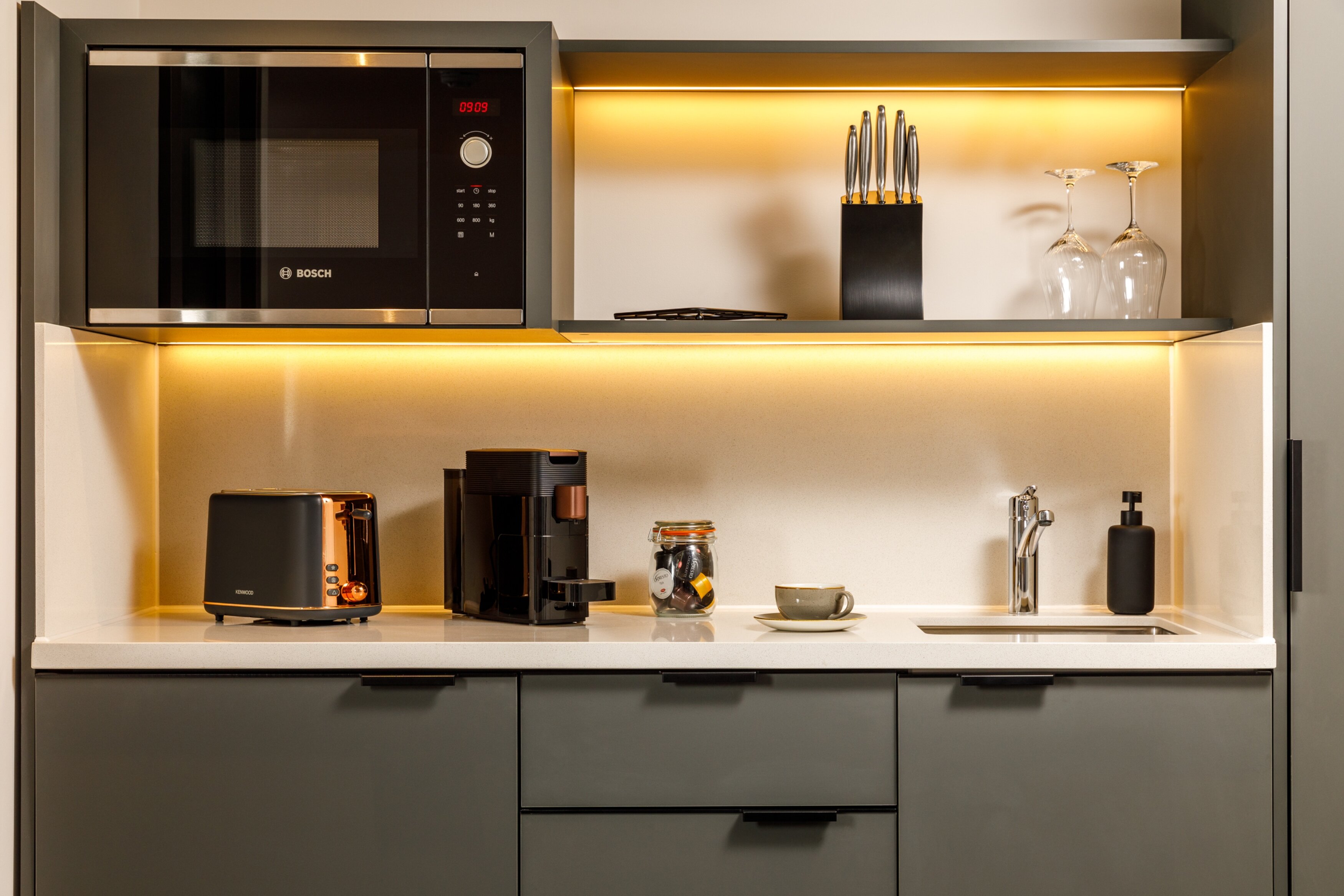 Фото Southgate Hotel London