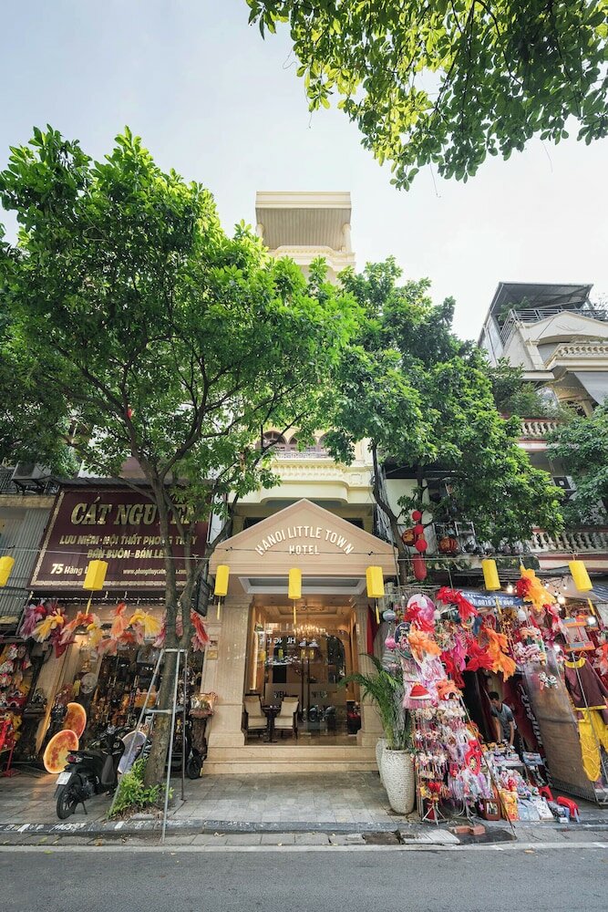 Фото Hanoi Little Town Hotel
