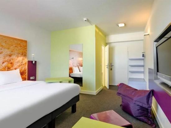 Фото Ibis Styles Hamburg Alster City