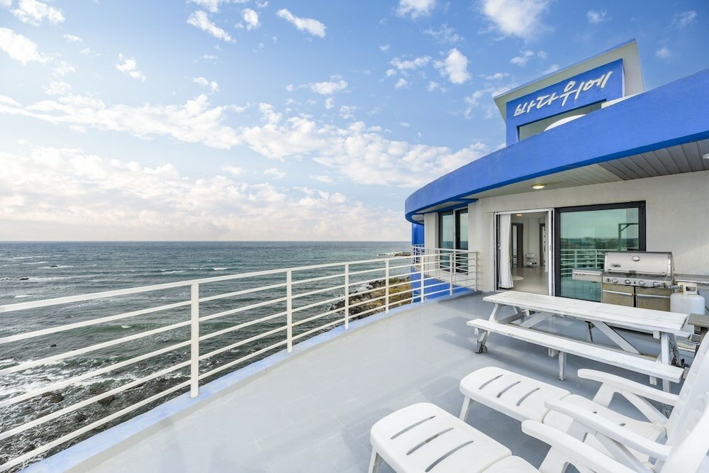 Фото On the Sea Pension