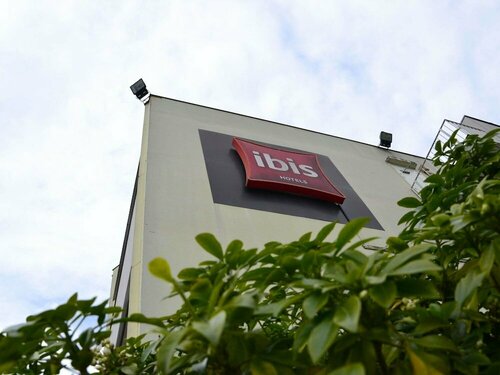 Гостиница Ibis Chambery в Шамбери