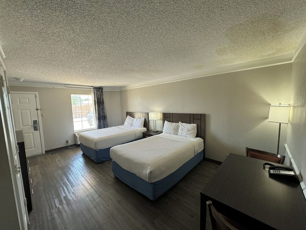 Фото Days Inn by Wyndham Georgetown
