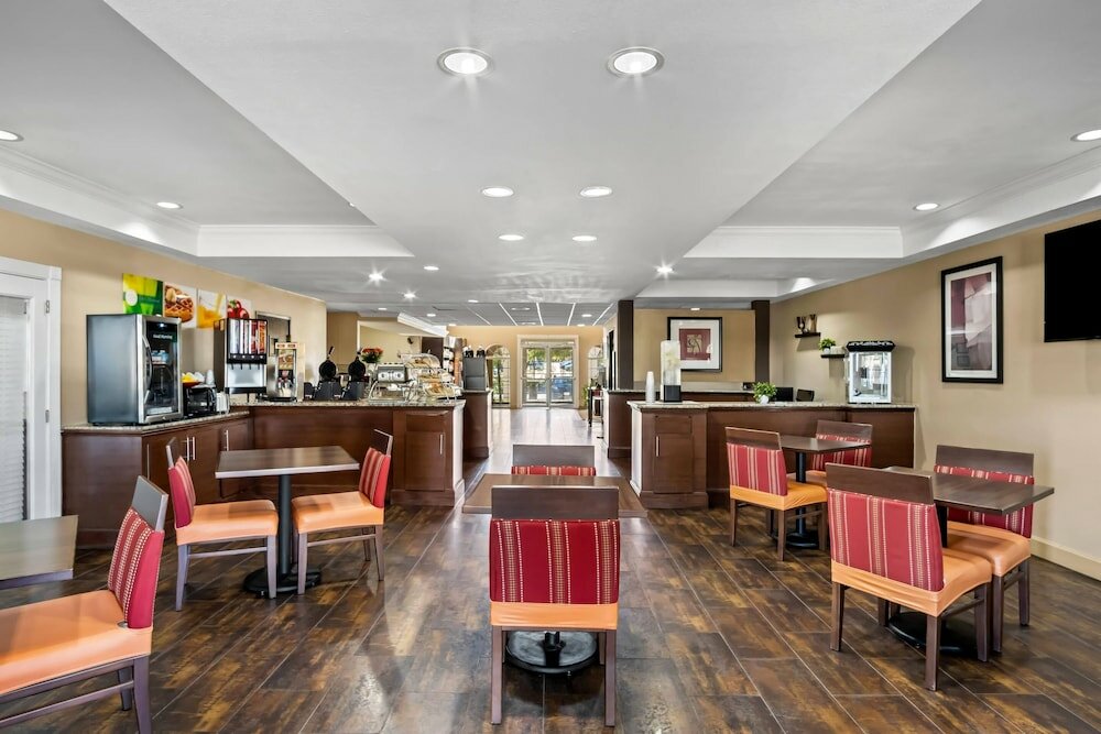 Фото Comfort Suites Las Colinas Center