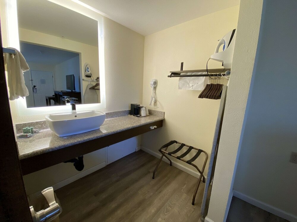 Фото SureStay Hotel by Best Western Williams