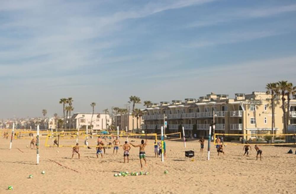 Фото Beach House Hotel at Hermosa Beach