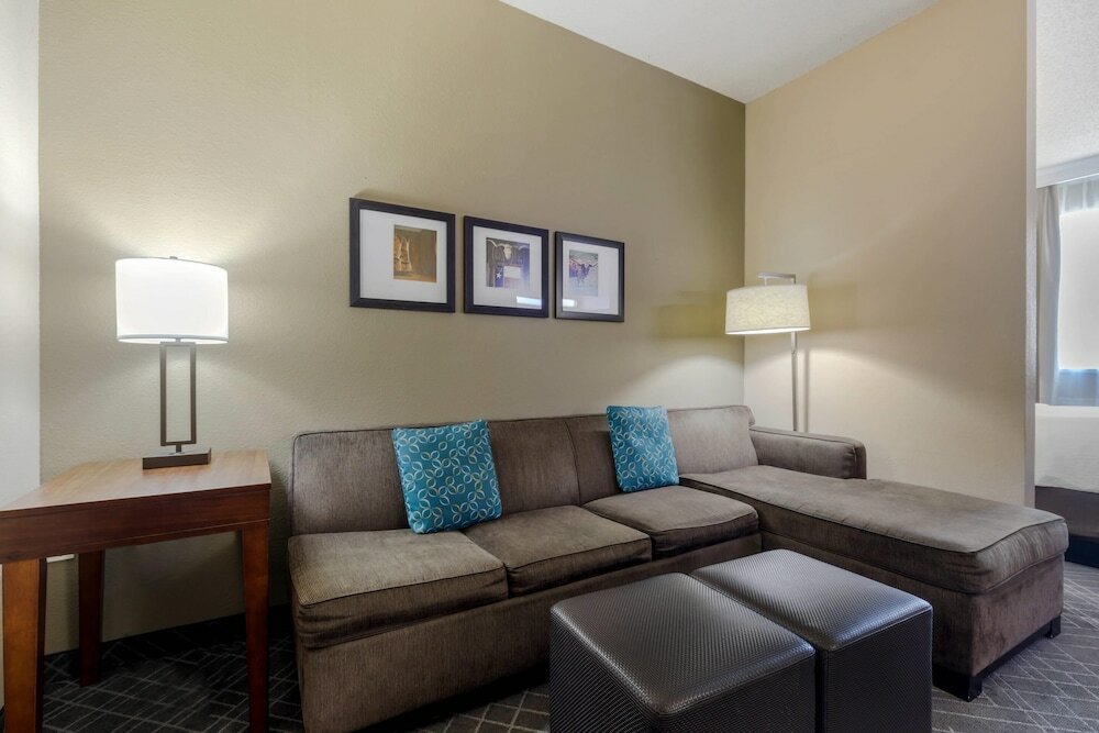 Фото Comfort Suites Waco North - Near University Area