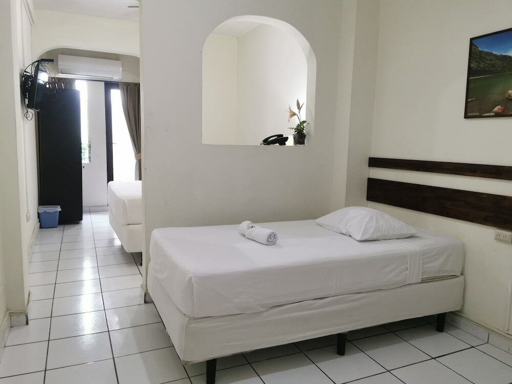 Фото Hotel Armonía Hostal