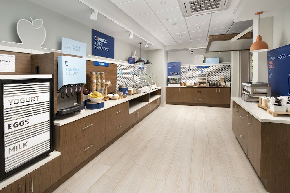 Фото Holiday Inn Express Pensacola Downtown, an Ihg Hotel