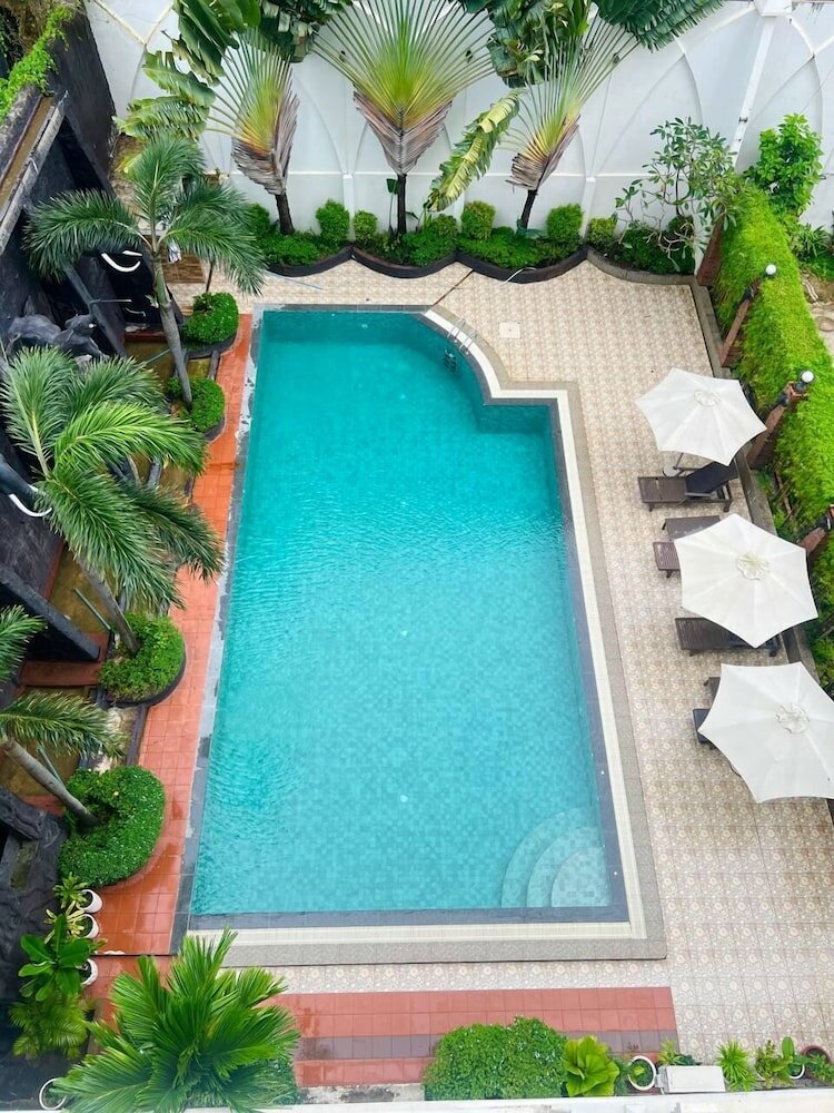 Фото Aristocrat Residence & Hotel