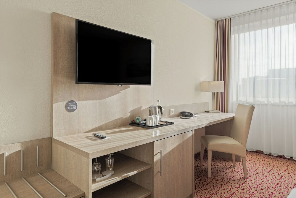 Фото Mercure Hotel Hamburg am Volkspark