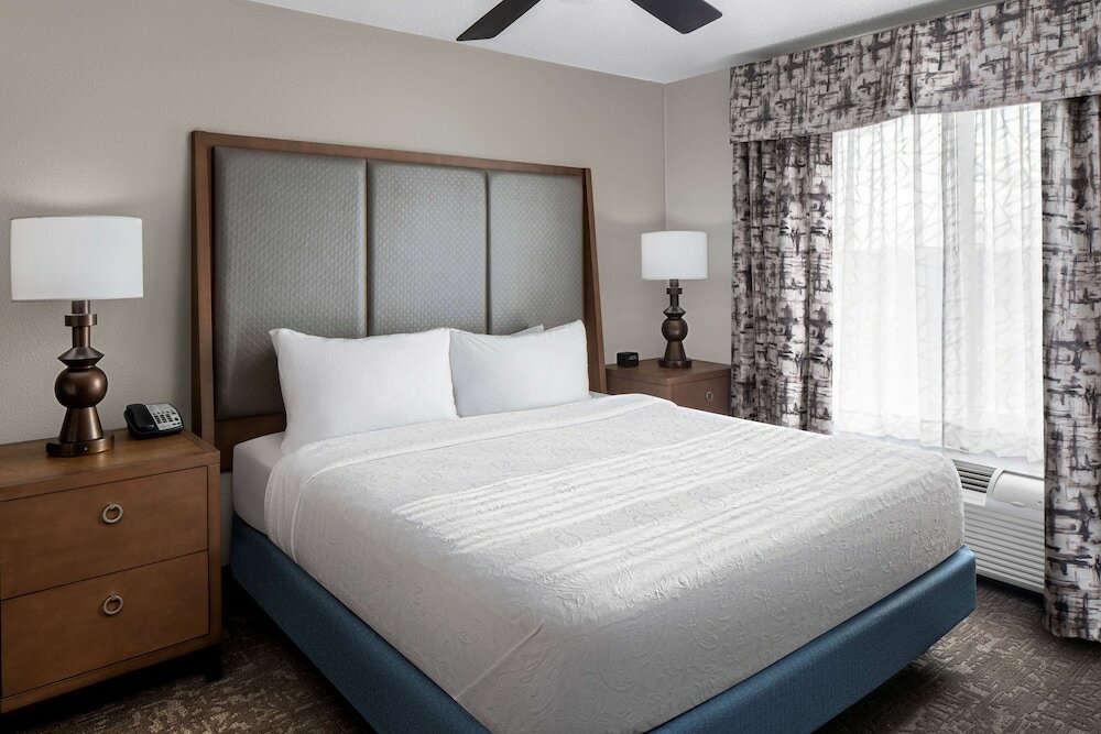 Фото Homewood Suites by Hilton Orland Park