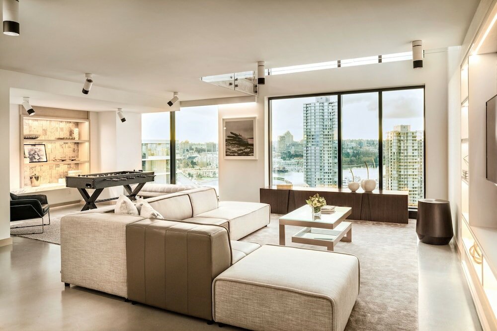 Фото The Douglas Autograph Collection