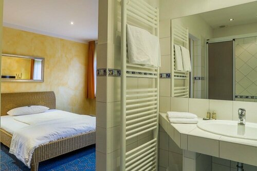 Гостиница Hotel & Restaurant Schewe в Лене