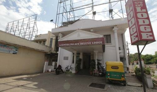Гостиница Hotel Ajantha Palace в Майсуре