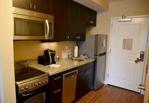 Гостиница TownePlace Suites Lawrence Downtown в Лоуренсе